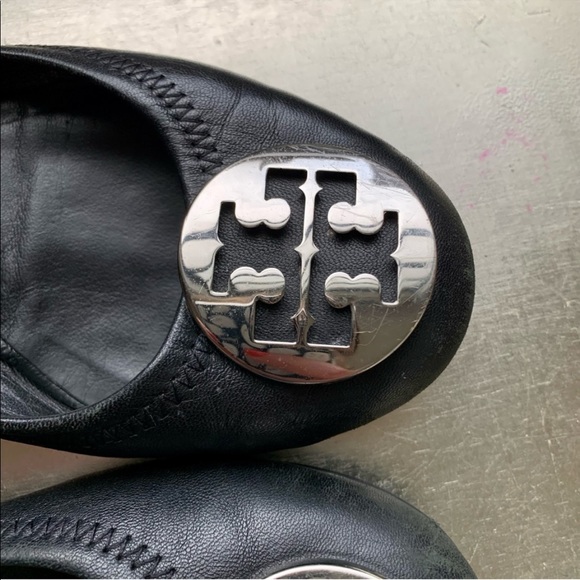 TORY BURCH medallion leather Reva ballet flats with logo - Picture 2 of 14